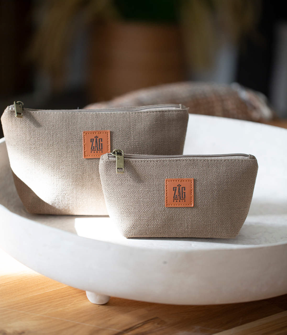Trousse petit format gris offert